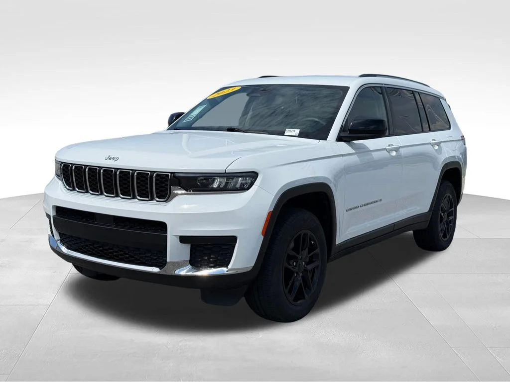 2023 Jeep Grand Cherokee L Laredo's photo
