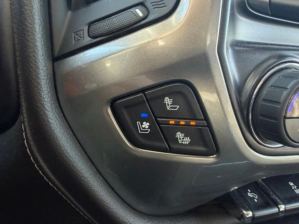 Used 2018 Silver Chevrolet LTZ image 3