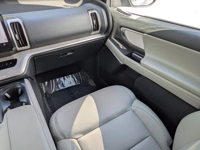 New 2026 Space Silver Metallic Ford MAX Active image 18