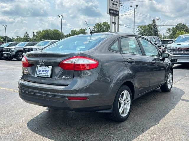 Used 2018 Gray Ford SE image 11