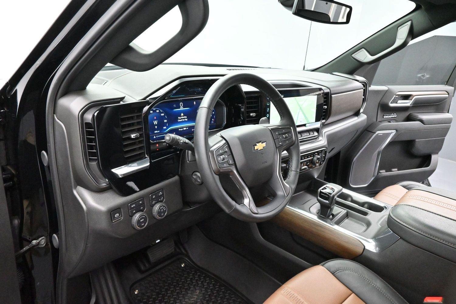 Used 2025 Black Chevrolet High Country image 14