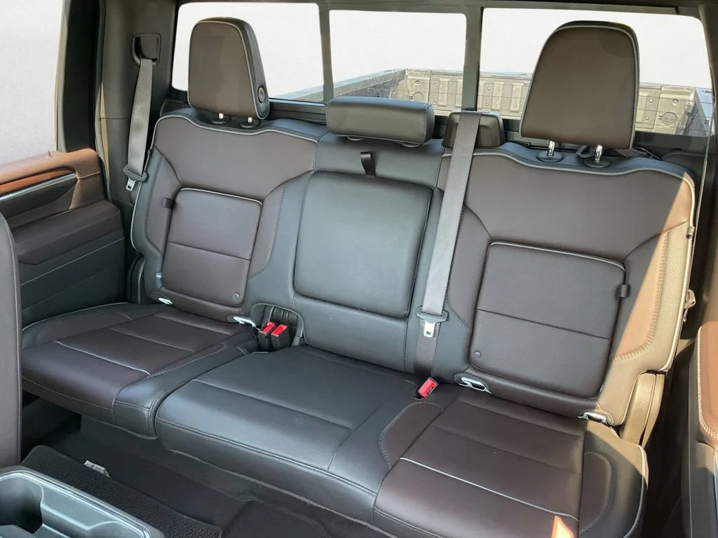 Used 2025 White Frost Tricoat GMC Denali image 9