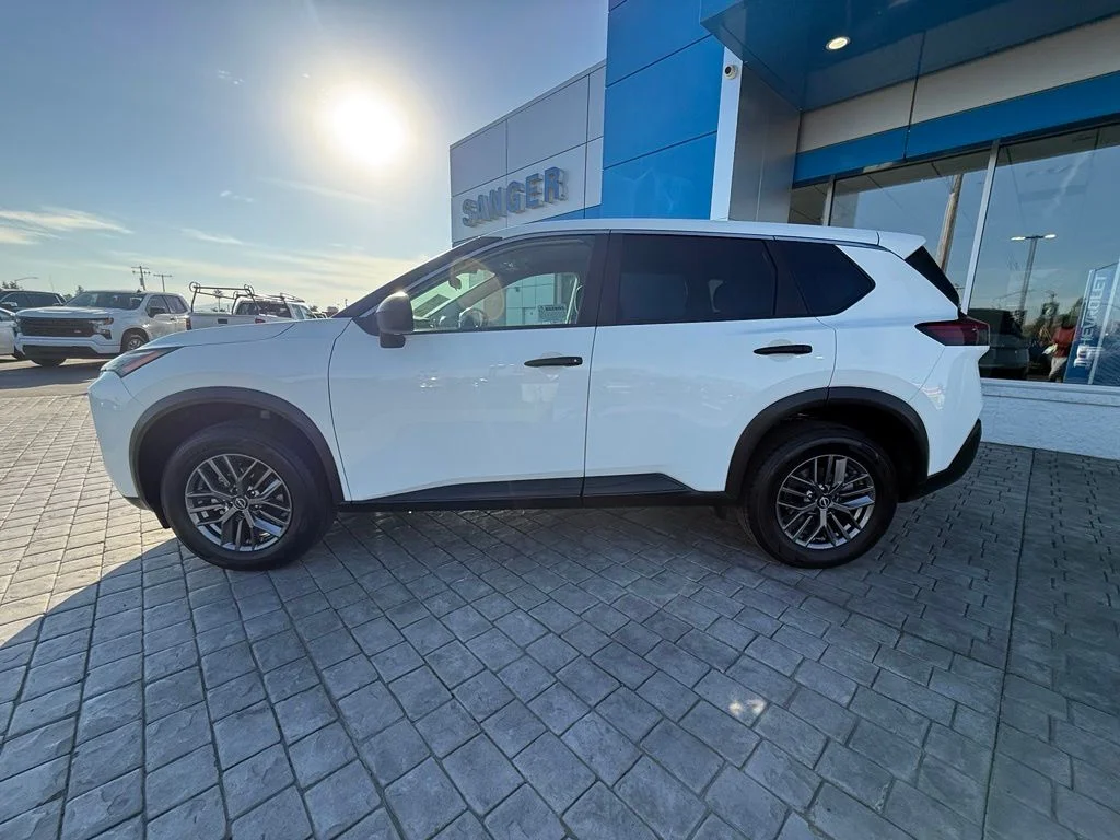 Used 2023 White Nissan S image 5