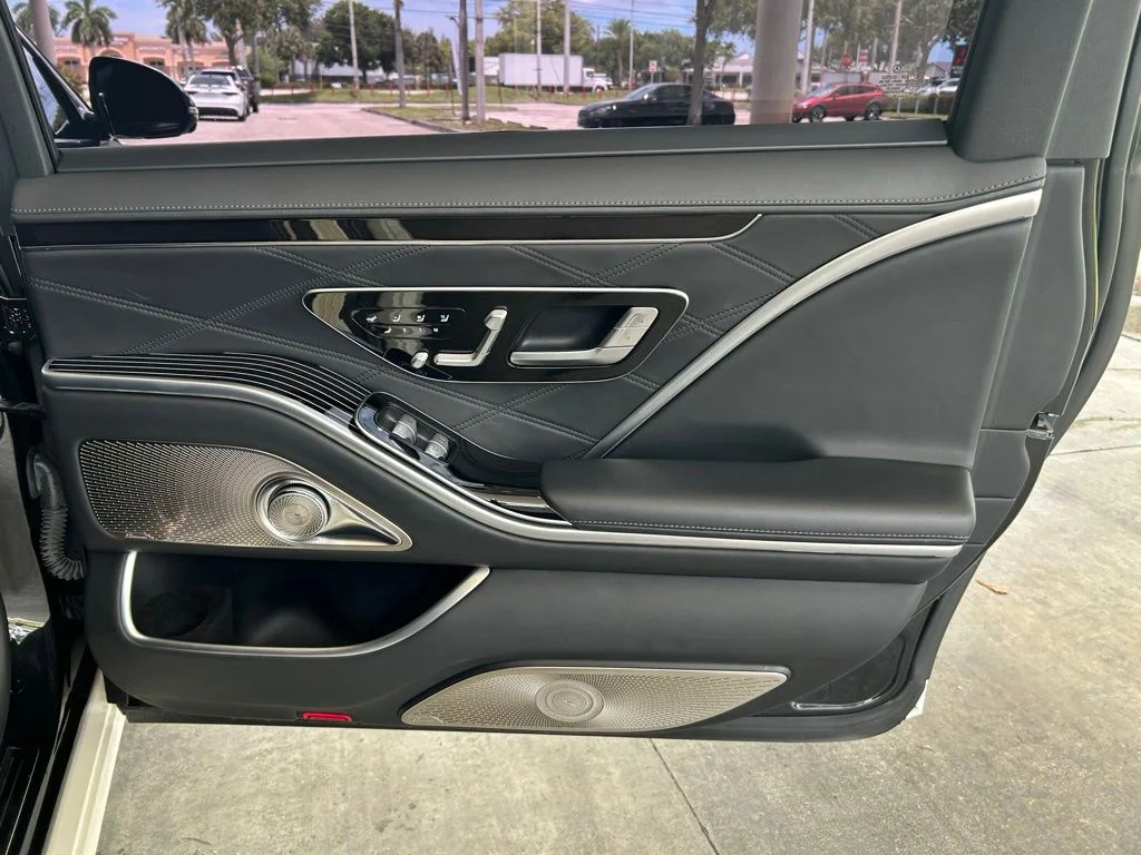 Used 2021 White Mercedes-Benz Maybach S 580 image 32
