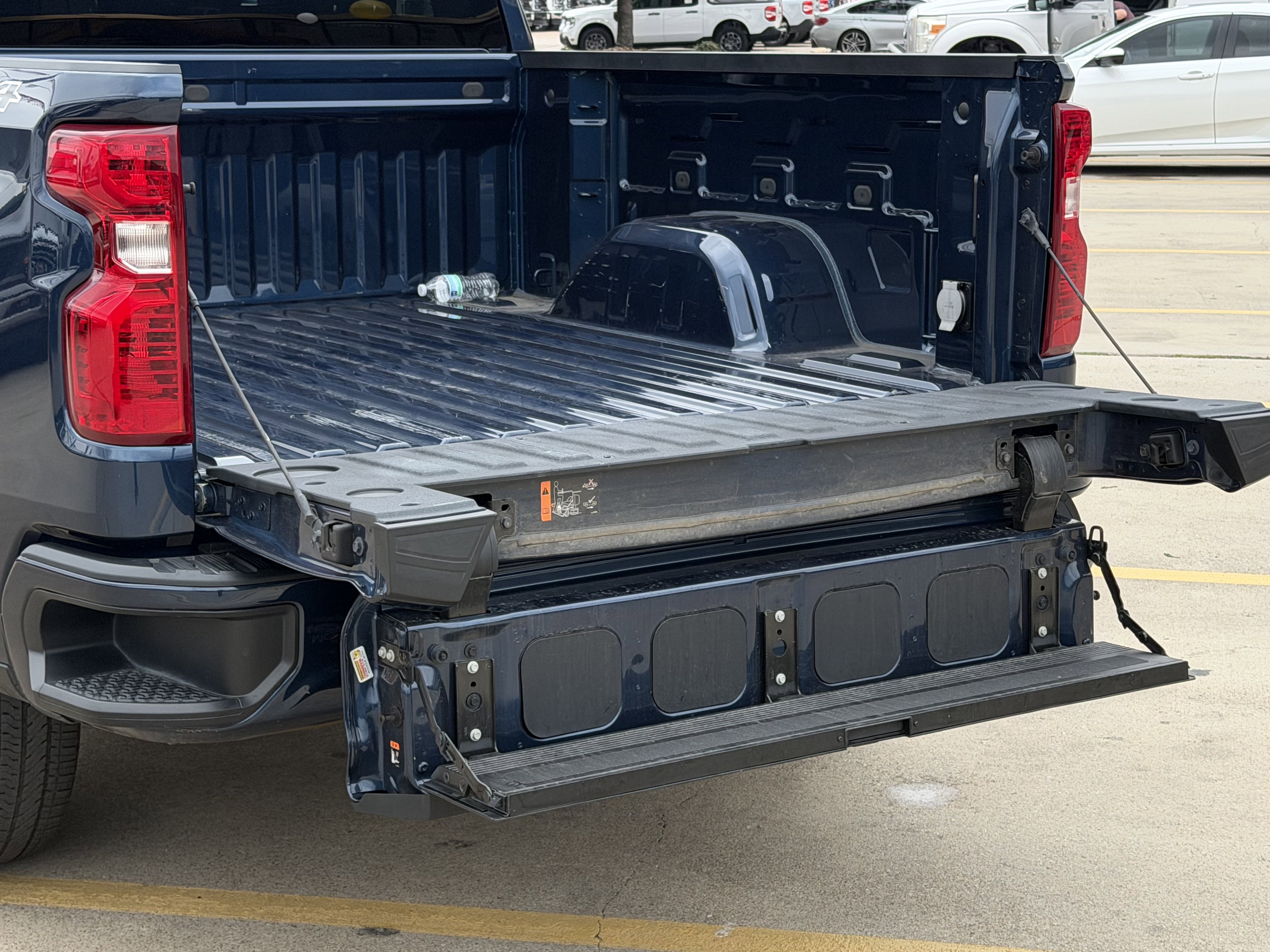 Used 2023 Northsky Blue Metallic Chevrolet Custom image 12