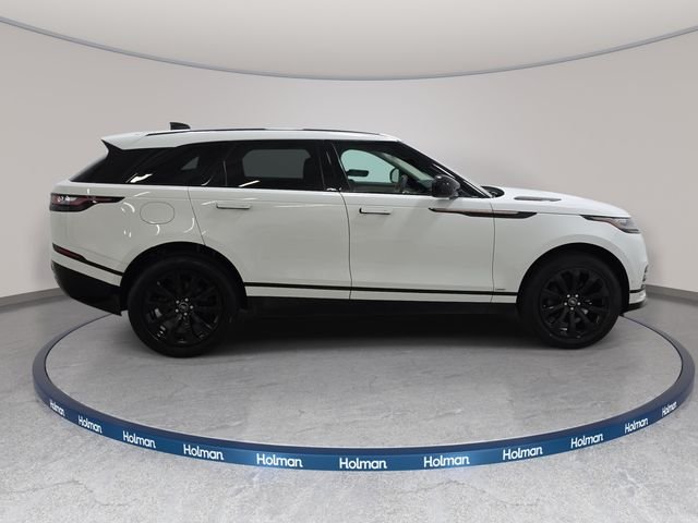 Used 2018 Fuji White Land Rover SE R-Dynamic image 5