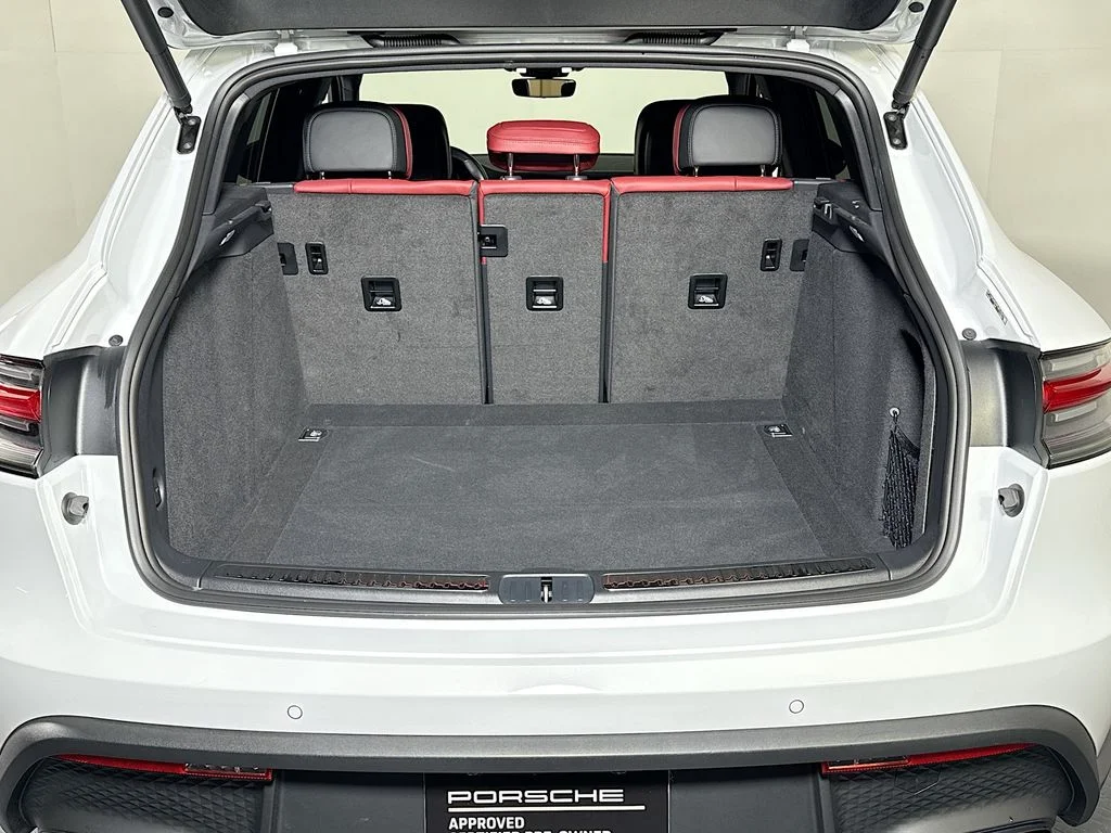 Used 2023 Carrara White Metallic Porsche T image 28