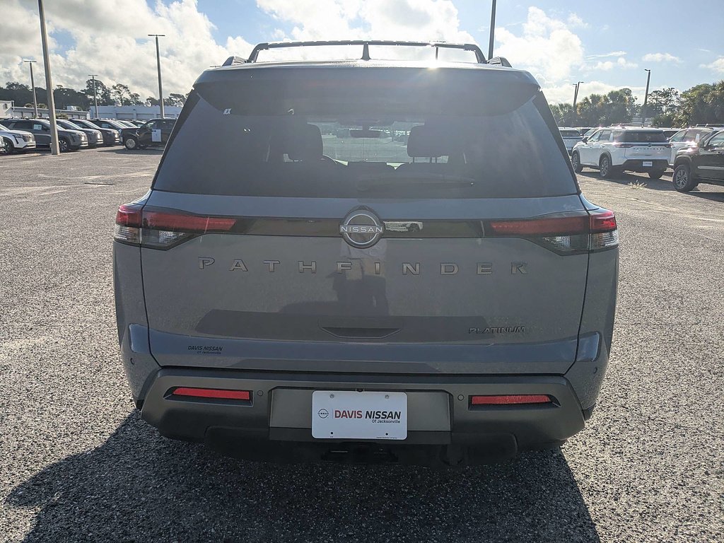 New 2026 Boulder Gray Pearl / Super Black Two-tone Nissan Platinum image 6