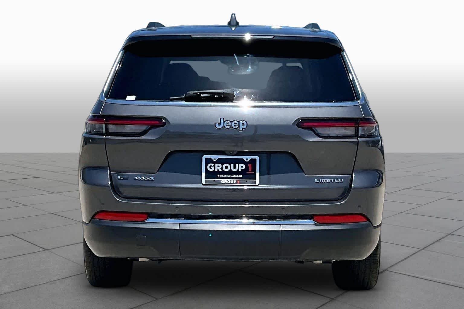 Used 2022 Baltic Gray Metallic Clearcoat Jeep Limited image 5