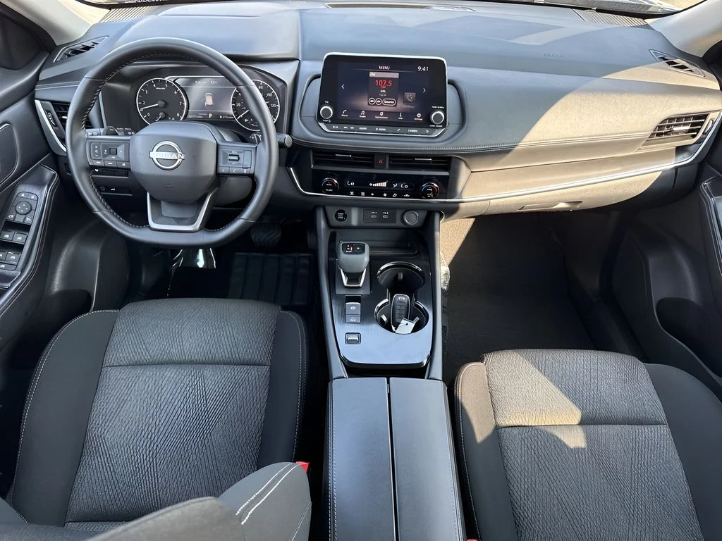 Used 2025 Gray Nissan SV image 13