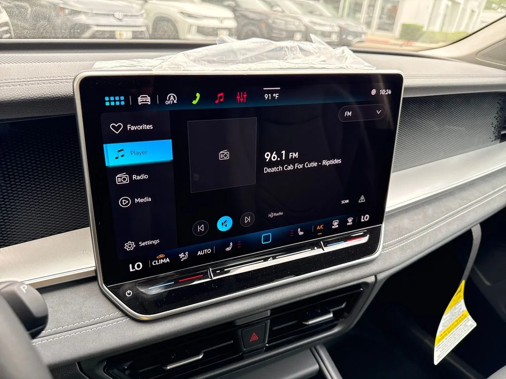 New 2026 Deep Black Pearl Volkswagen SE image 17