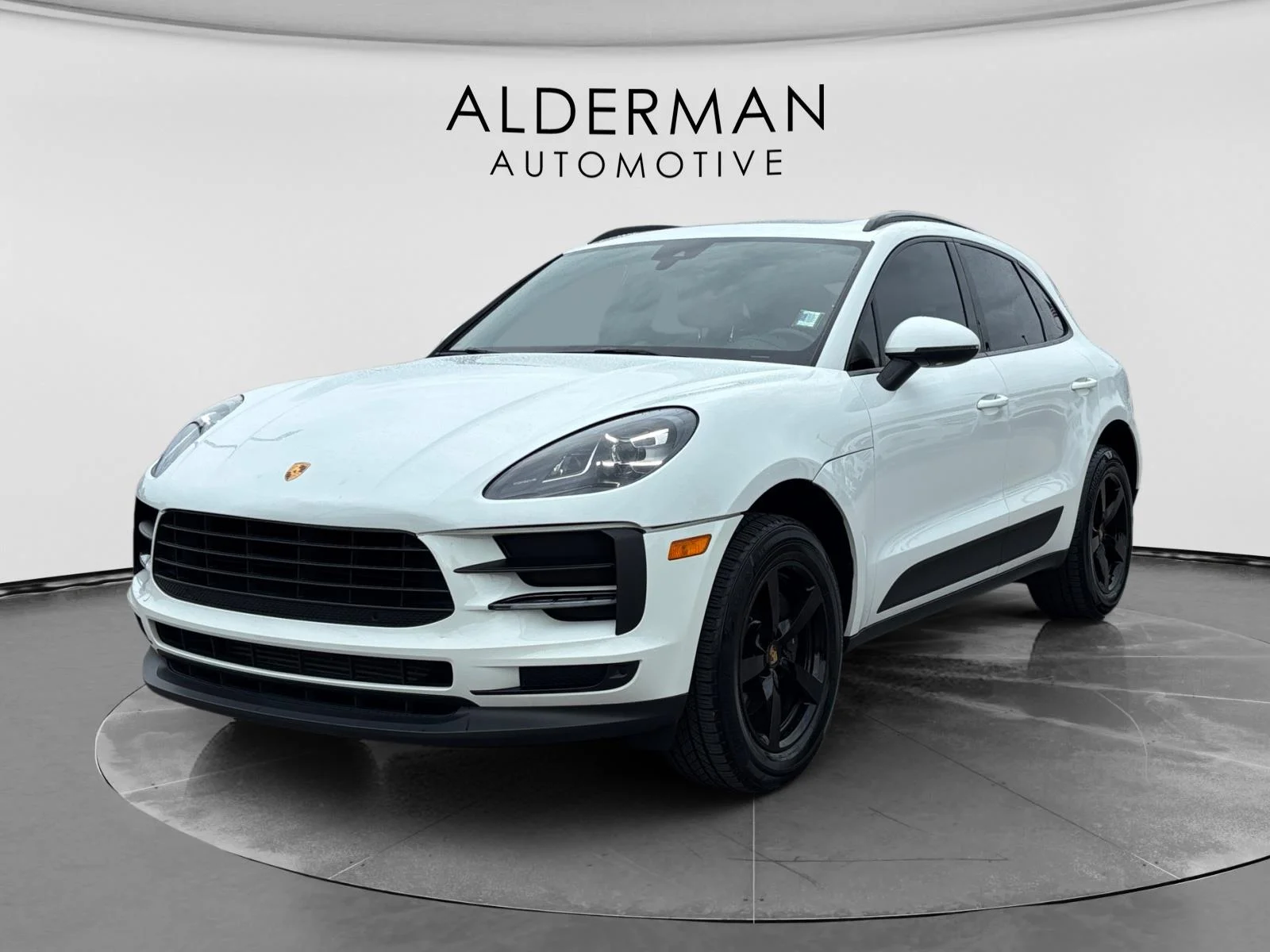 2020 Porsche Macan -'s photo