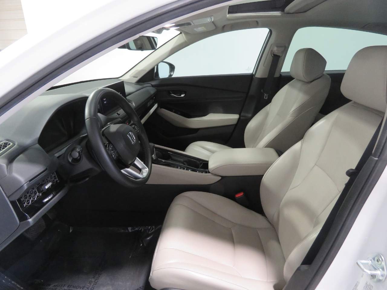 Used 2023 Platinum White Pearl Honda Touring image 12