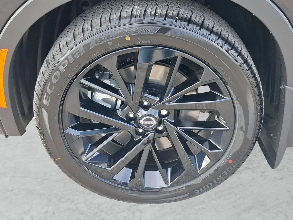New 2026 Black Nissan Platinum image 24