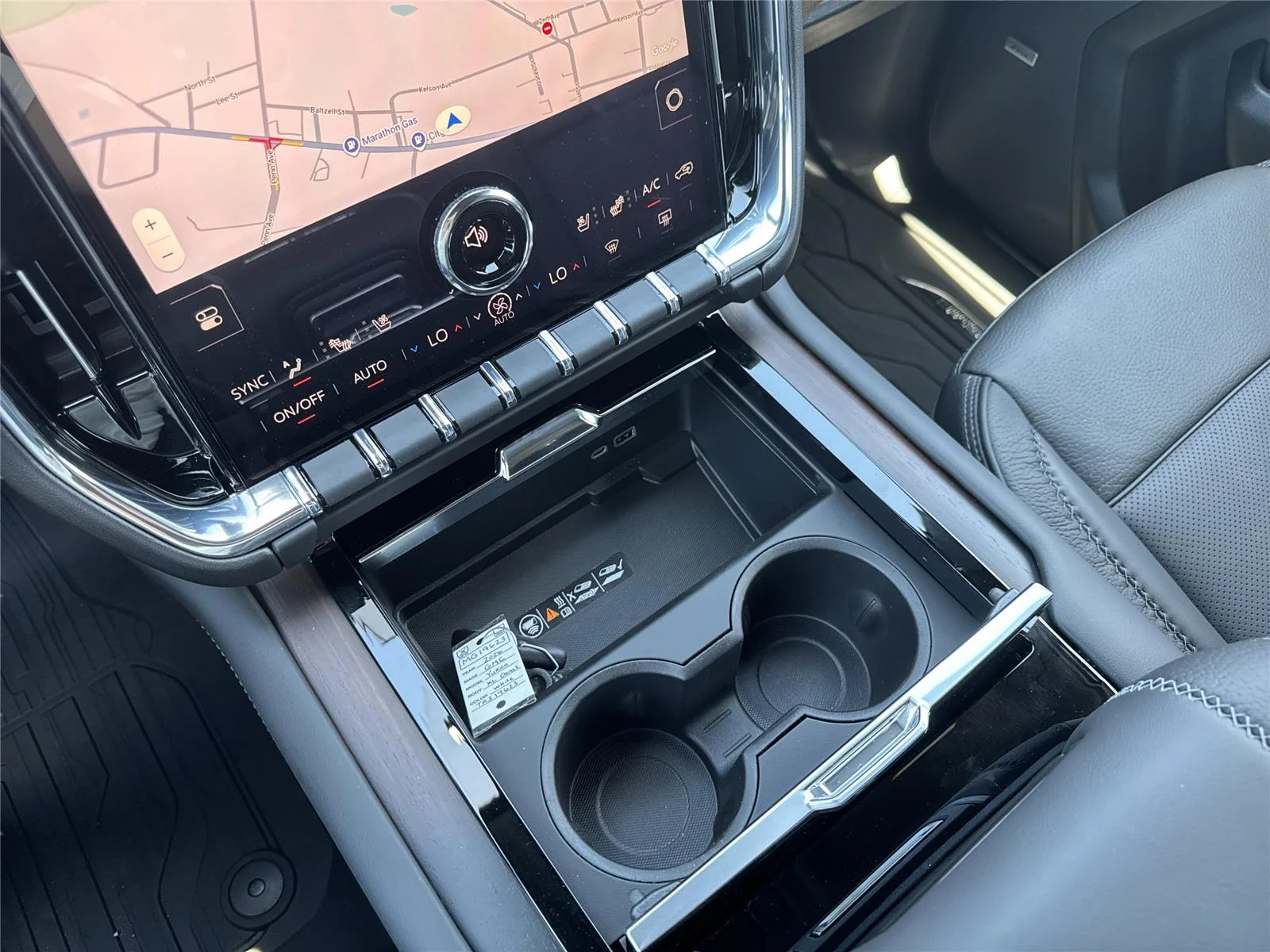 2026 GMC Yukon XL Denali - Photo 27