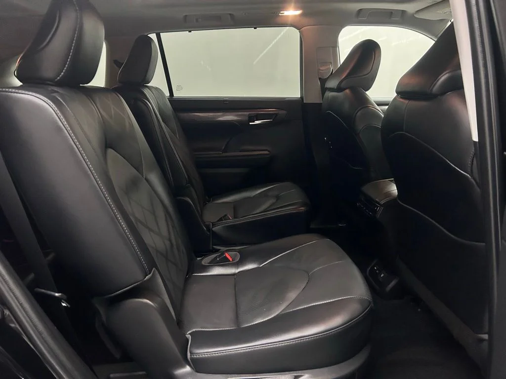 Used 2022 Black Toyota Platinum image 17