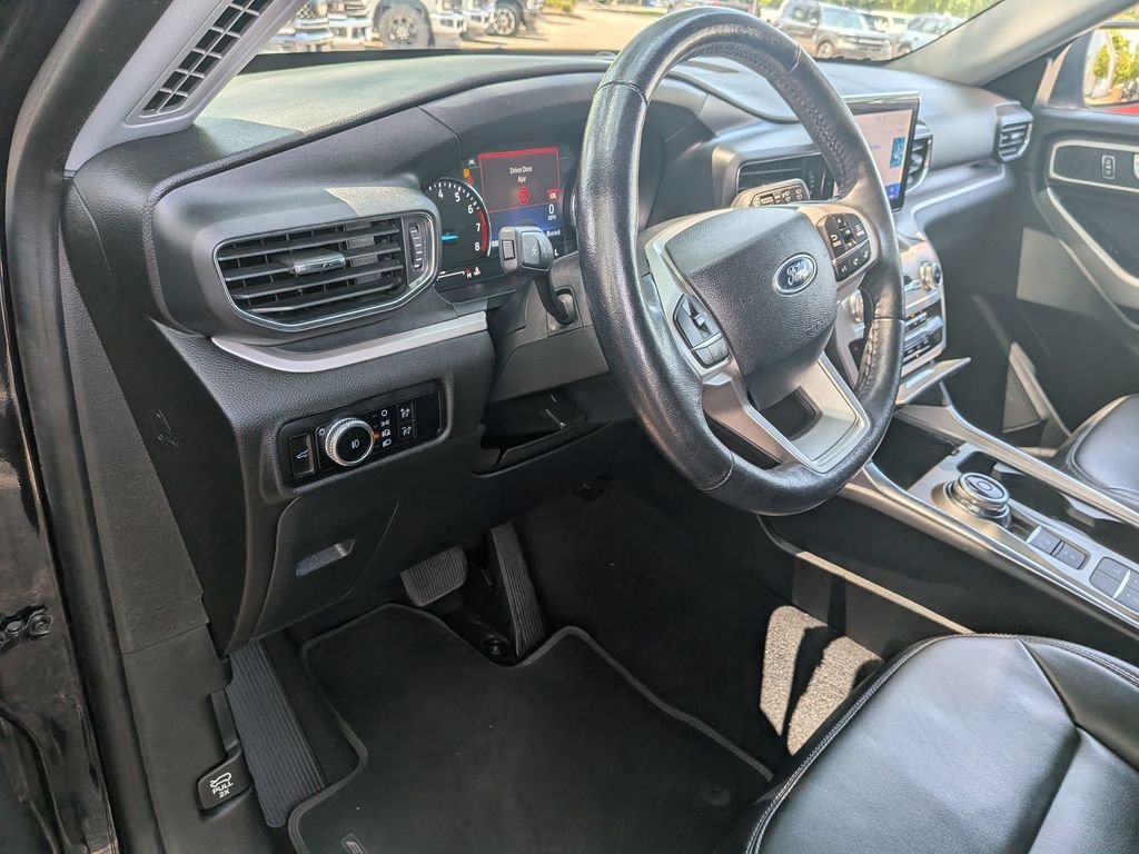 Used 2023 Black Ford XLT image 34