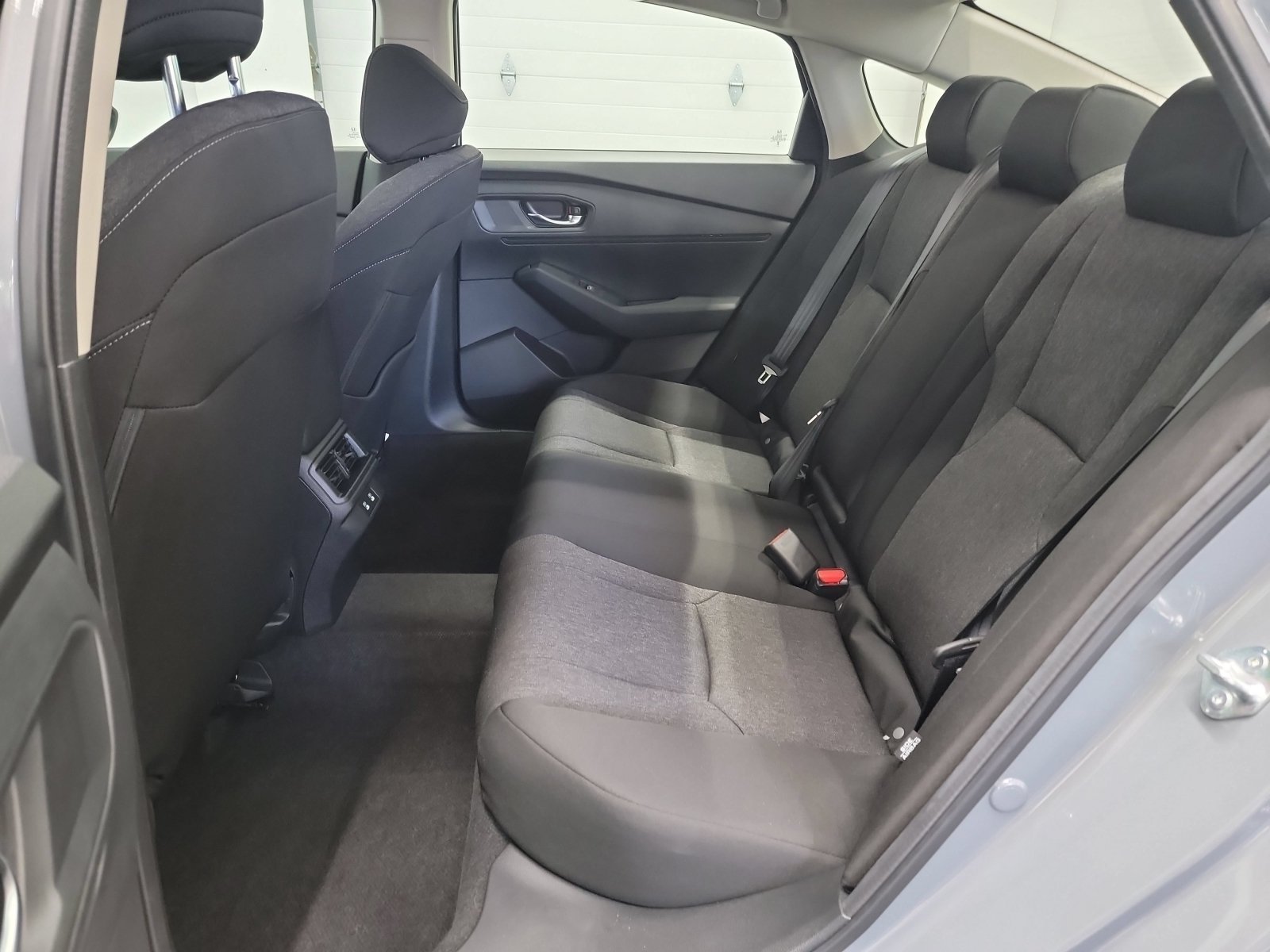 Certified Used 2025 Urban Gray Pearl Honda SE image 28