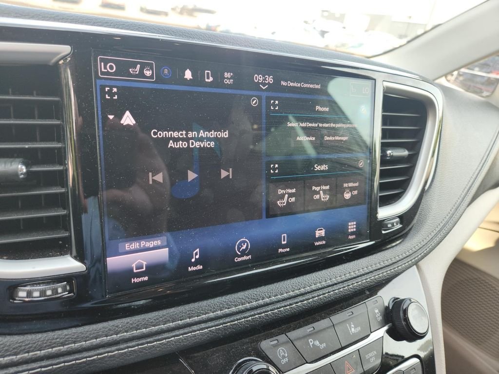 Used 2022 Silver Chrysler Touring L image 17