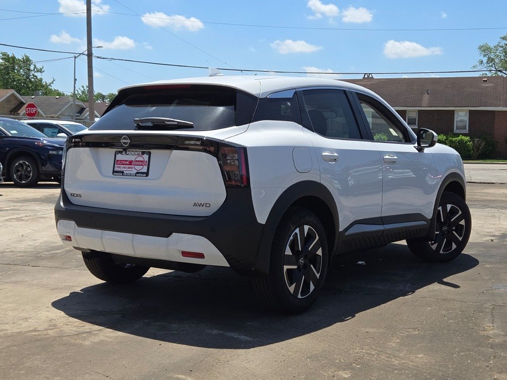Used 2025 White Nissan SV image 10