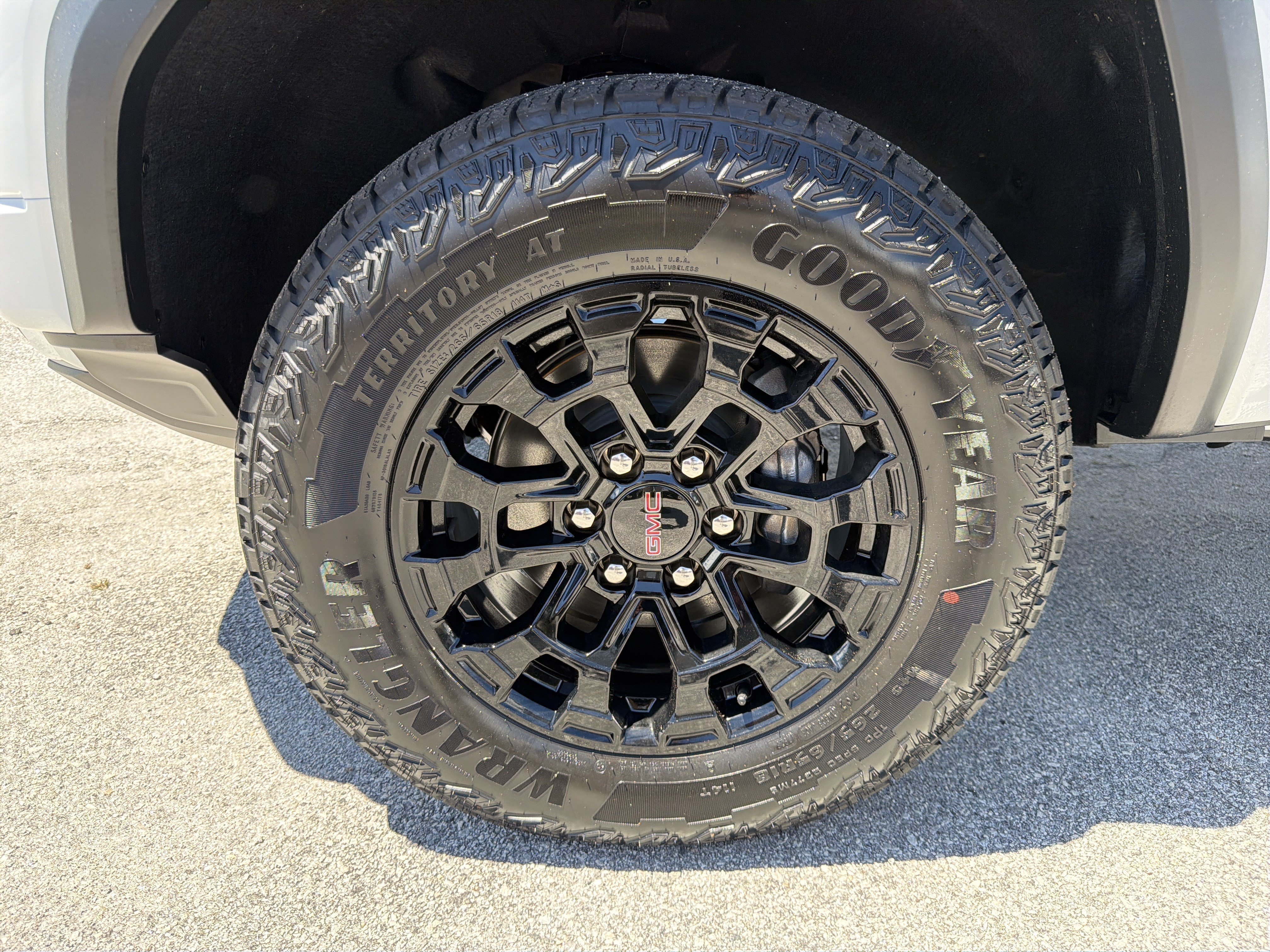 New 2026 Summit White GMC Elevation image 11