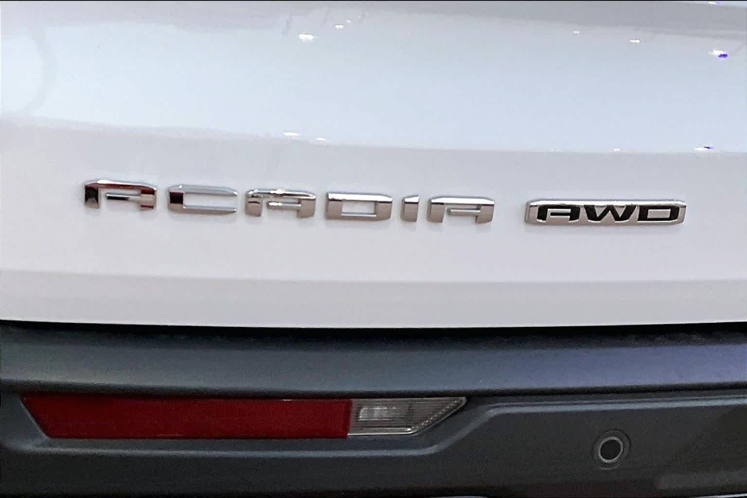 Used 2024 Summit White GMC AWD AT4 image 30