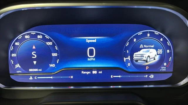 Used 2023 Summit White Chevrolet LT image 17