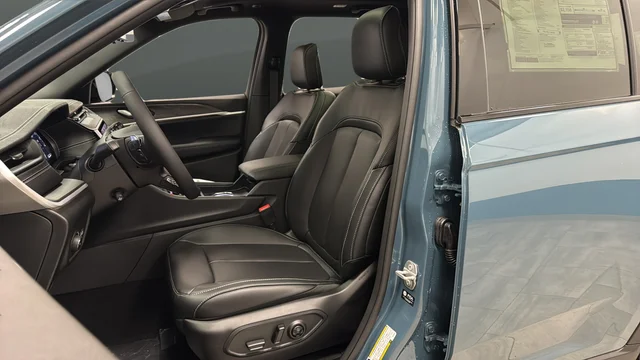 New 2026 Steel Blue Exterior Paint Jeep Limited image 9