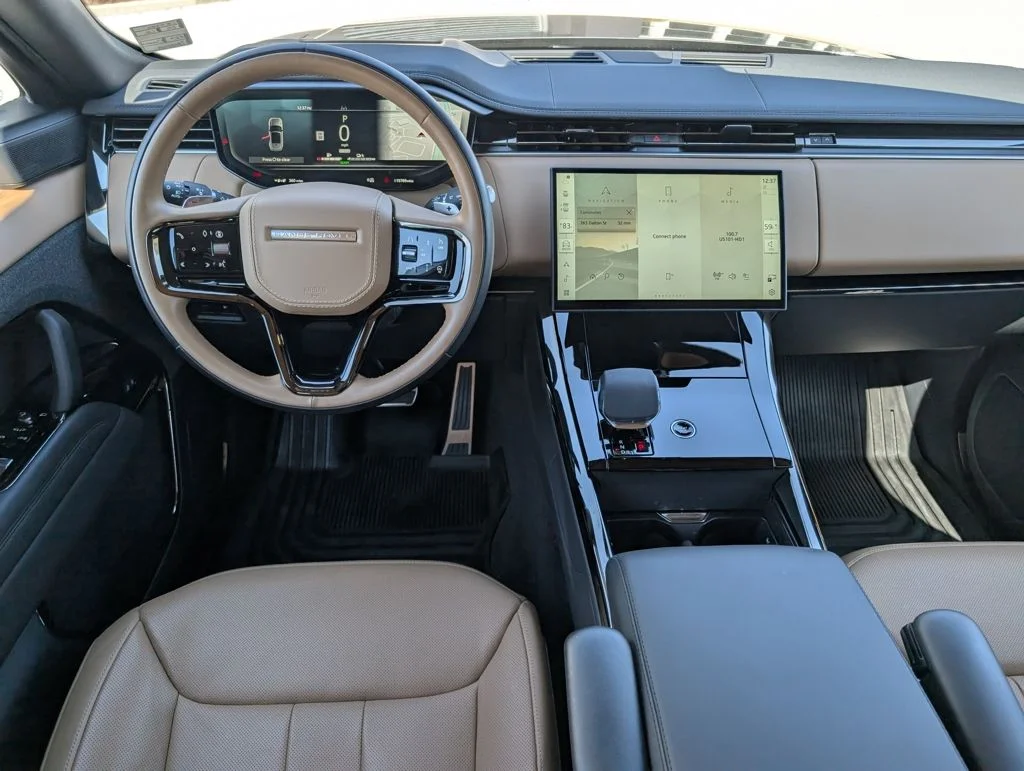Certified Used 2025 Gray Land Rover Dynamic SE image 11