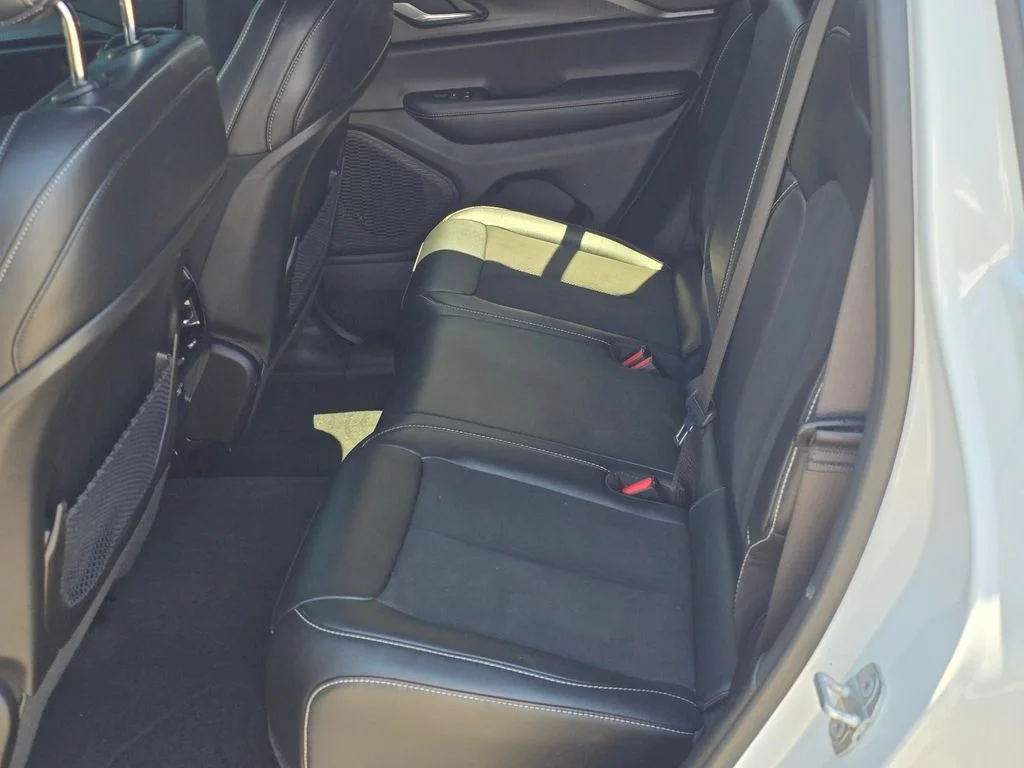 Used 2025 White Jeep Altitude X image 12
