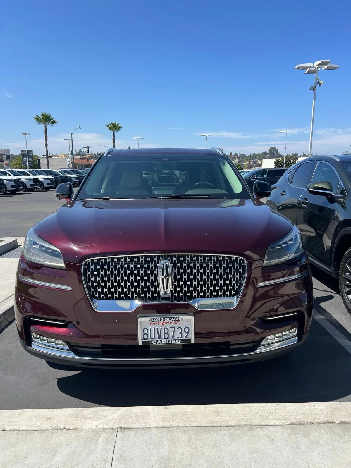Used 2020 Red Lincoln Reserve image 1