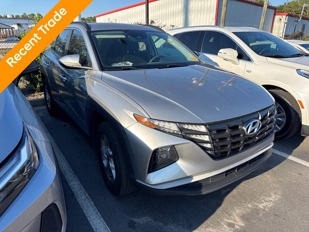 Used 2022 Silver Hyundai SEL image 2