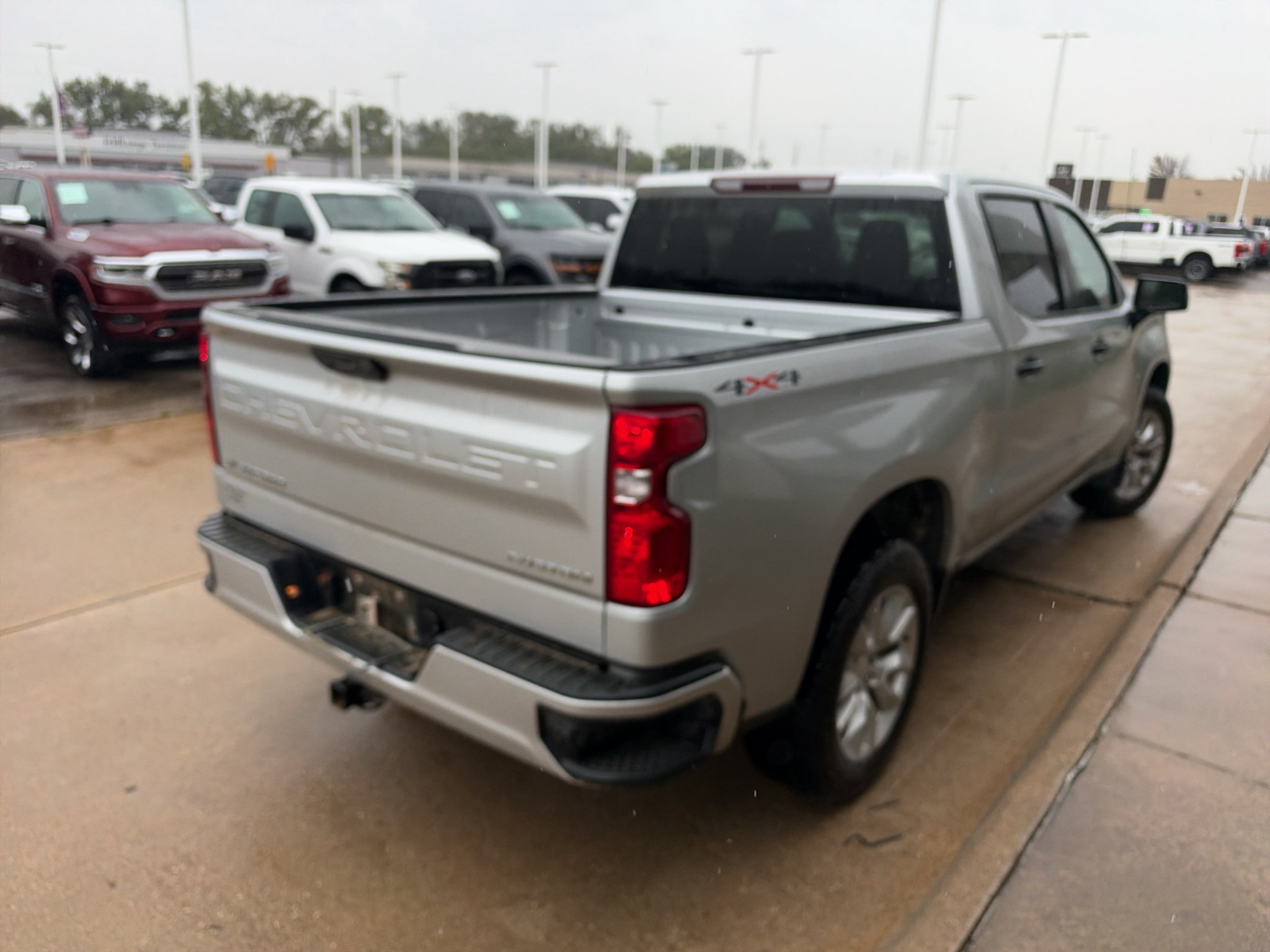 Used 2022 Silver Ice Metallic Chevrolet Custom image 6