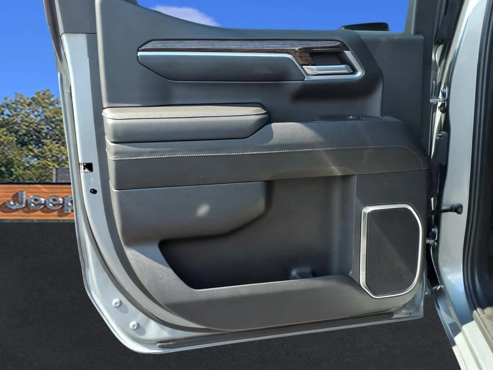 Used 2024 Sterling Metallic GMC Elevation image 27