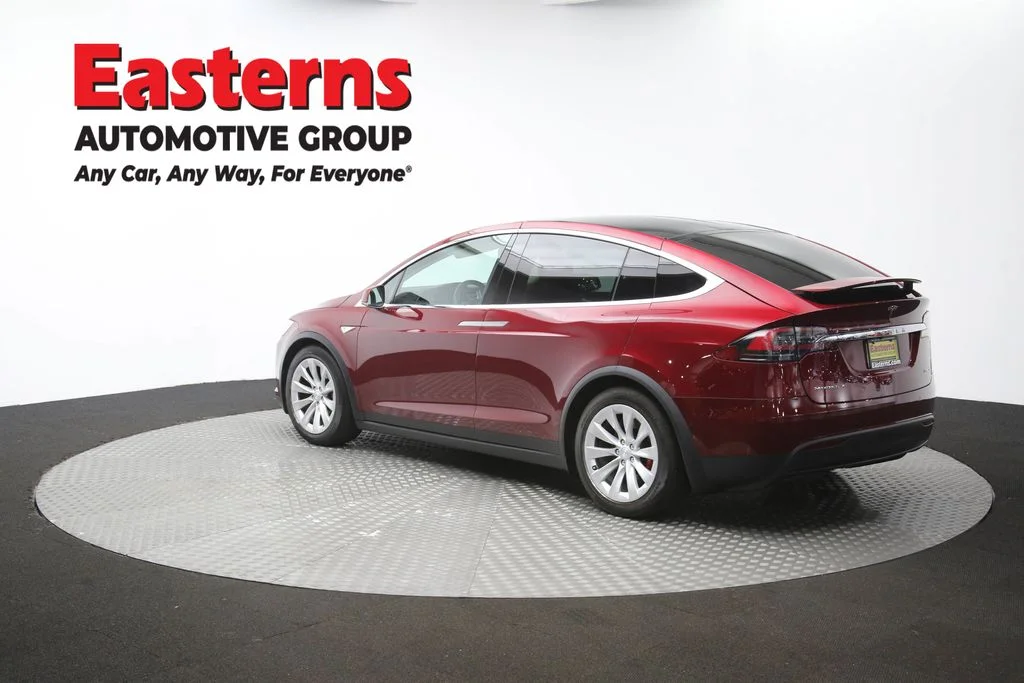 Used 2016 Red Tesla P90D image 61