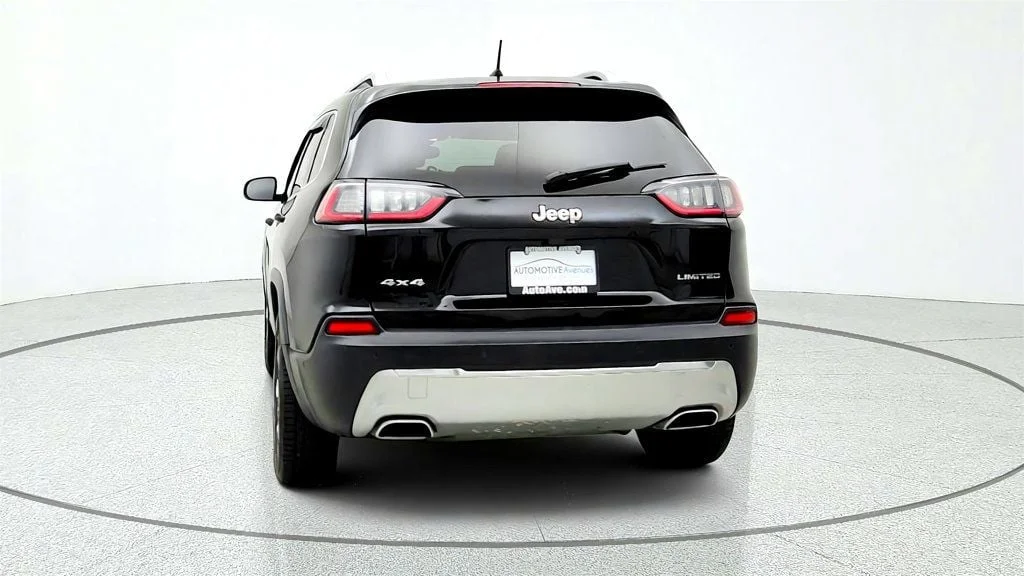 Used 2021 Diamond Black Crystal Pearlcoat Jeep Limited 4x4 w/ Leather image 6