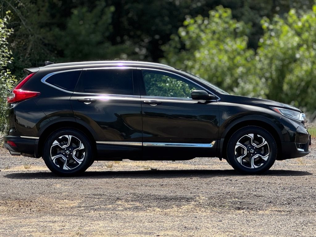 Used 2017 Dark Olive Metallic Honda Touring image 8