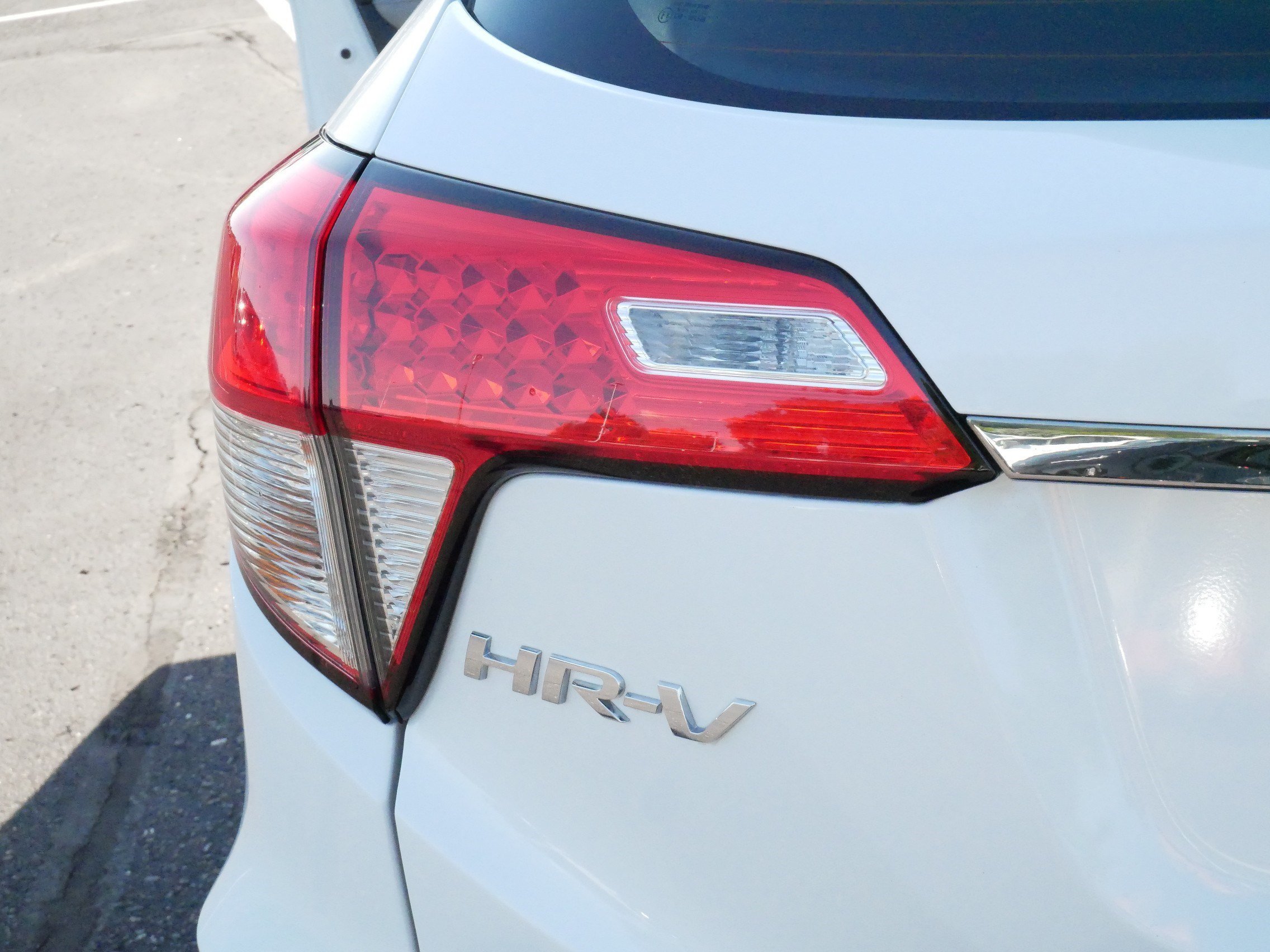 Used 2021 Platinum White Pearl Honda LX image 17