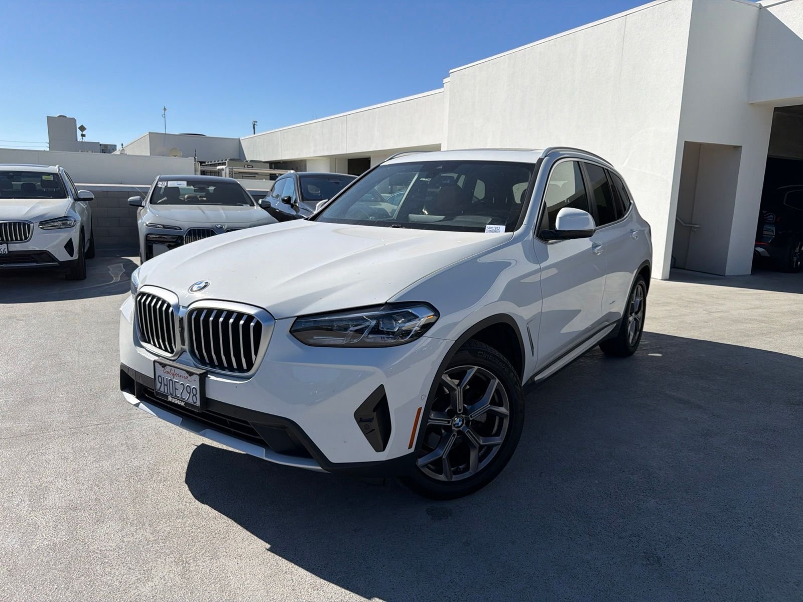 Used 2023 Alpine White BMW xDrive30i image 3