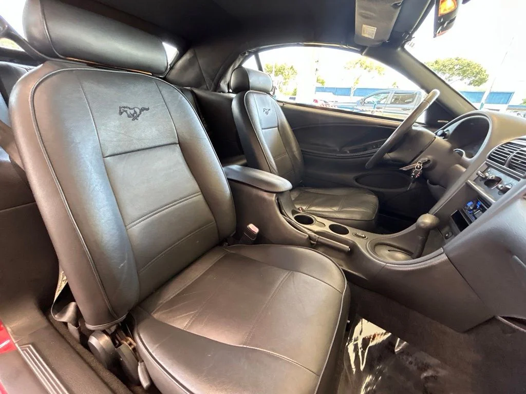 Used 2003 Red Ford V6 image 23