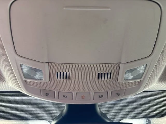 Used 2022  Ford Titanium image 11