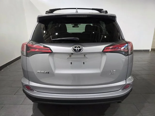 Used 2017 Silver Toyota LE image 4