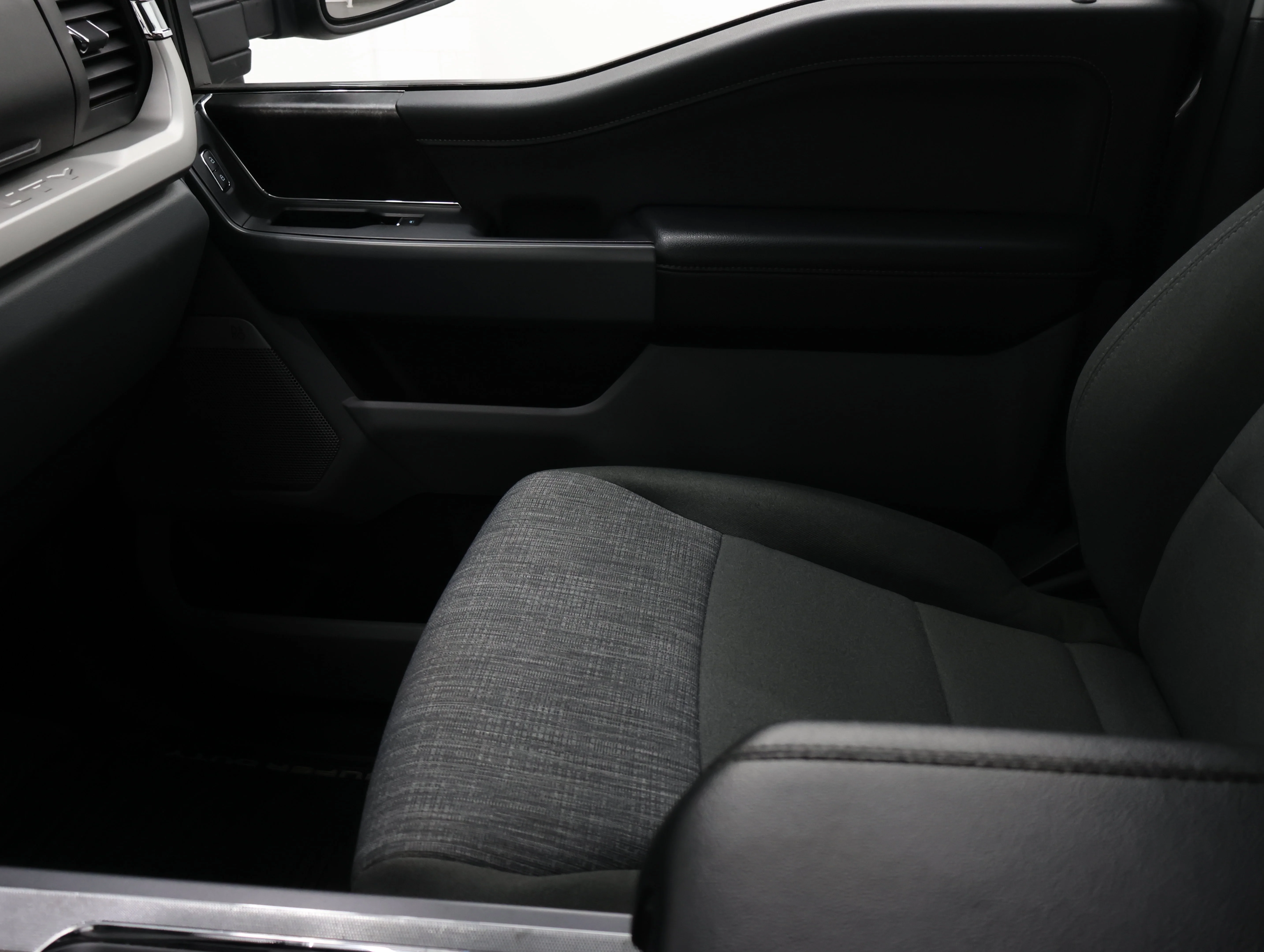 Used 2023 Carbonized Gray Metallic Ford XLT image 13