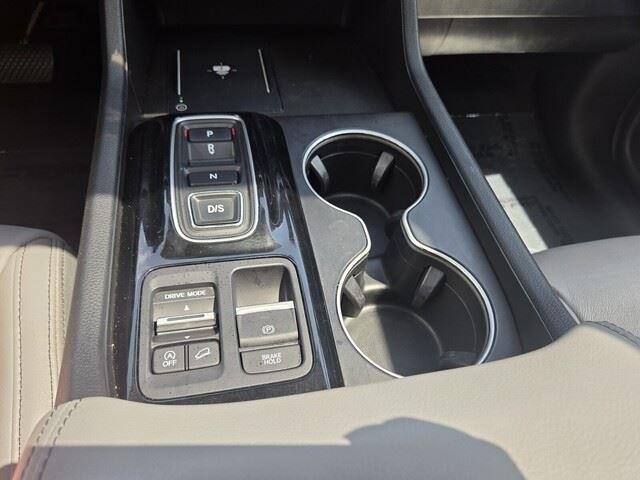 Used 2025 Platinum White Pearl Honda Touring image 18