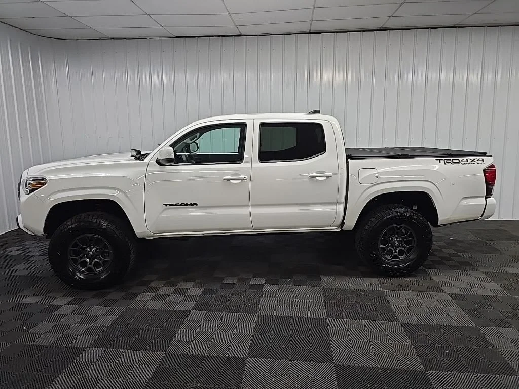 Used 2022 White Toyota SR image 5