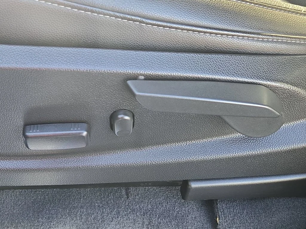 Used 2019 Black Chevrolet ZR2 image 24