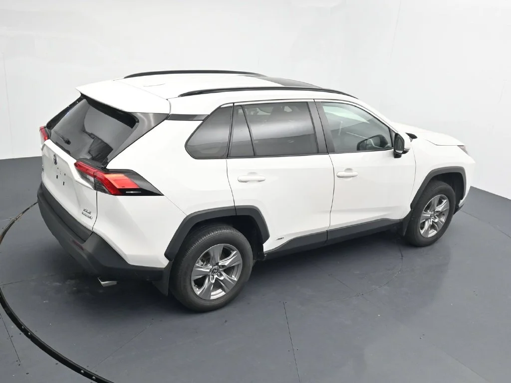 Used 2024 White Toyota XLE image 15