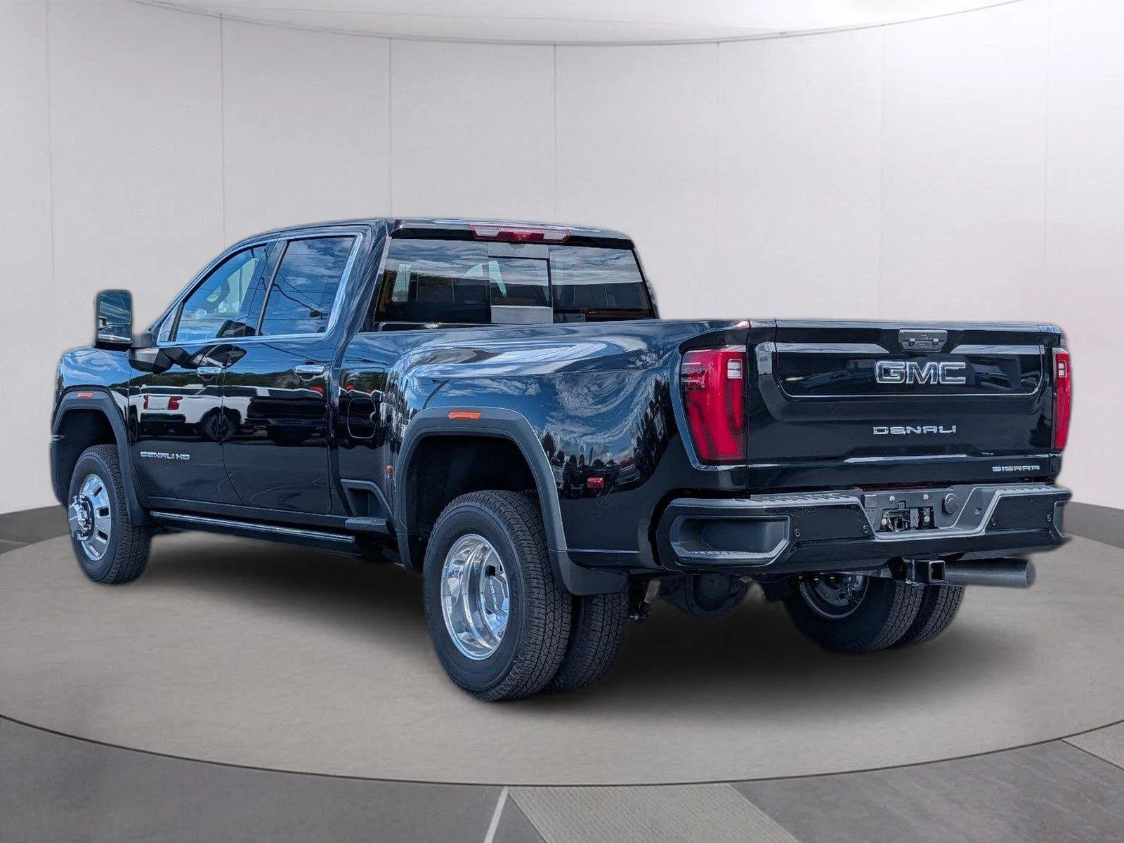 New 2026 Onyx Black GMC Denali Ultimate DRW image 3