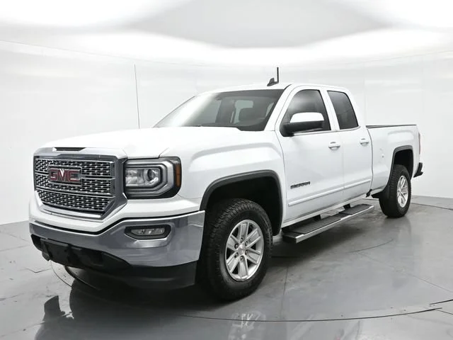 Used 2017 SUMMIT WHITE GMC SLE image 3