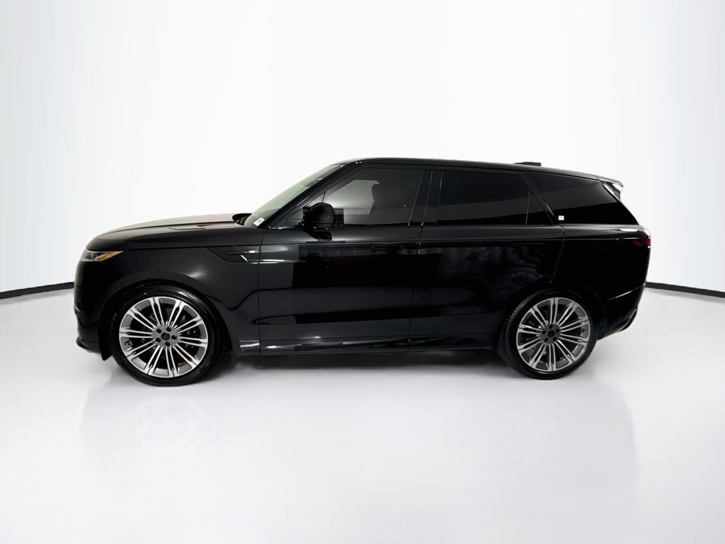 New 2026 Santorini Black Land Rover Dynamic SE image 8